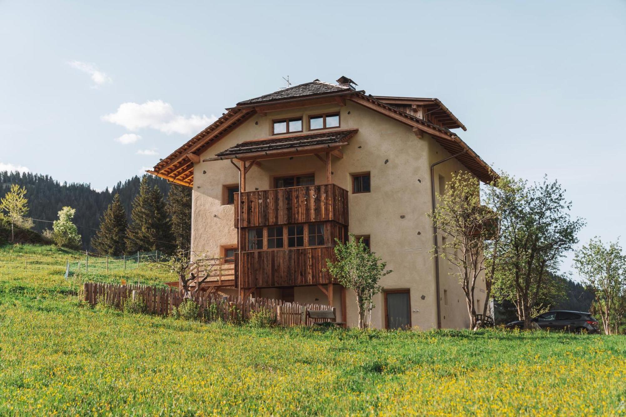 Sotciastel Antico Chalet Badia  Exteriör bild
